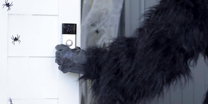 Ring réalise la première publicité au monde filmée avec une sonnette vidéo